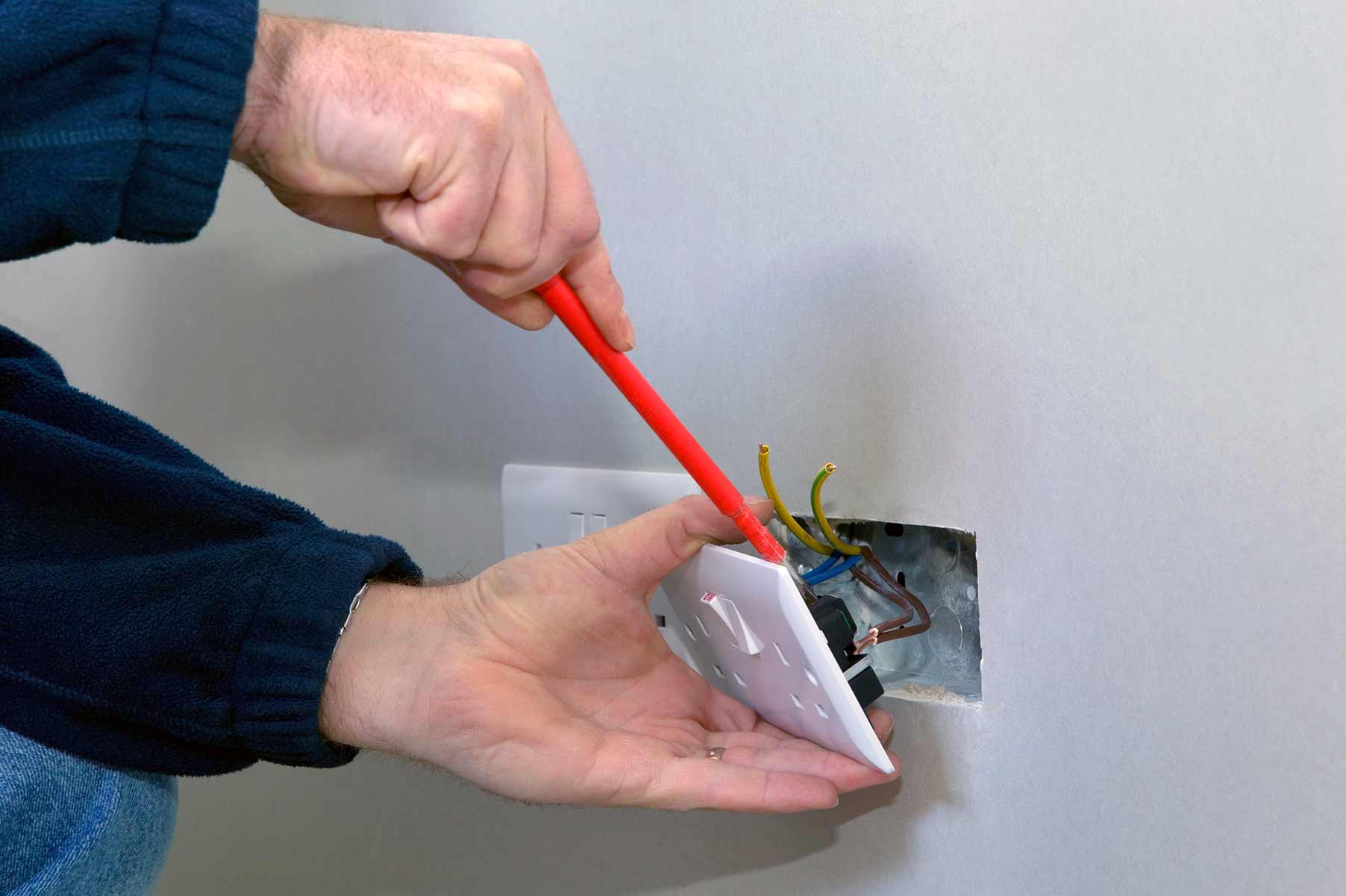 Our electricians can install plug sockets for domestic and commercial proeprties in Great Sankey and the local area. 